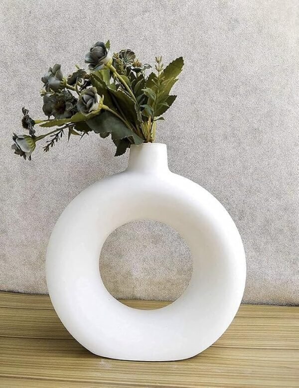 Modern Ceramic Donut Ring Flower Vase 15 cm White Minimalist Round Hollow Design Decorative Pot for Living Room Table Centerpiece
